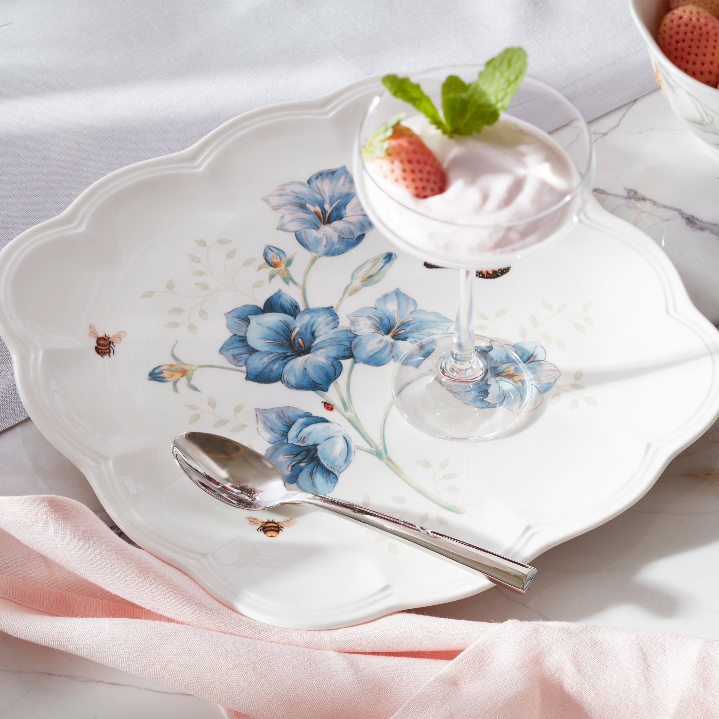 Lenox Premium Butterfly Meadow Square 18-Piece Dinnerware Set - Image 6