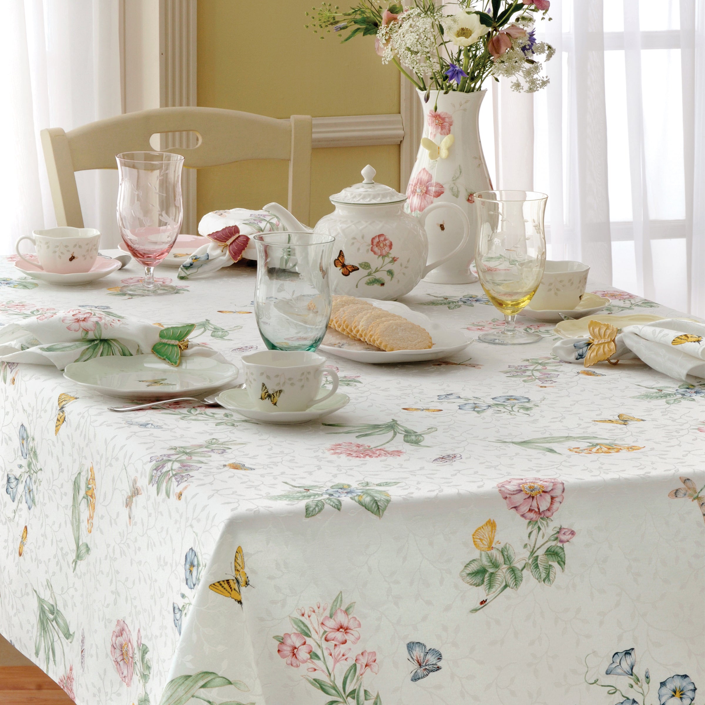 Lenox Premium Butterfly Meadow 60x102 Tablecloth