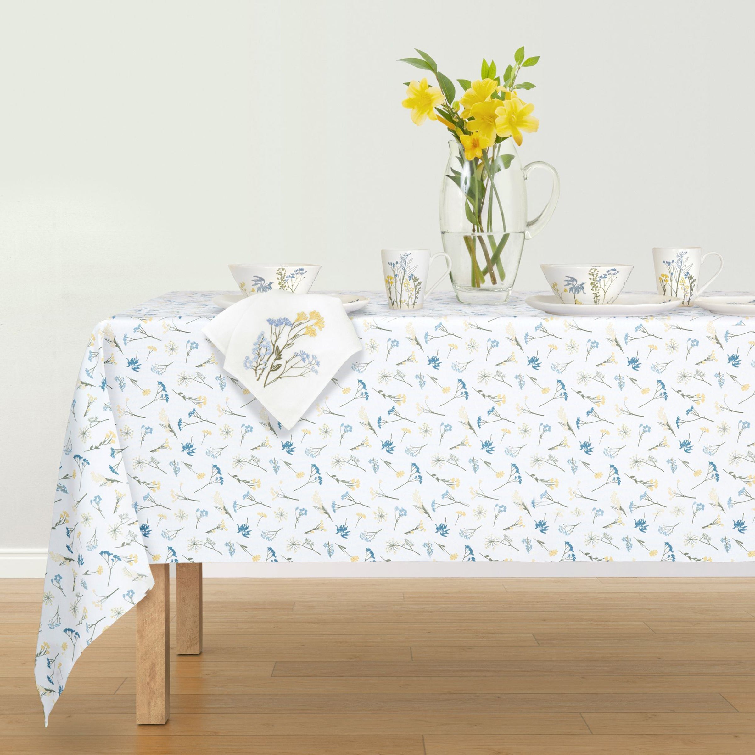Lenox Premium Wildflowers Allover 60x120 Tablecloth