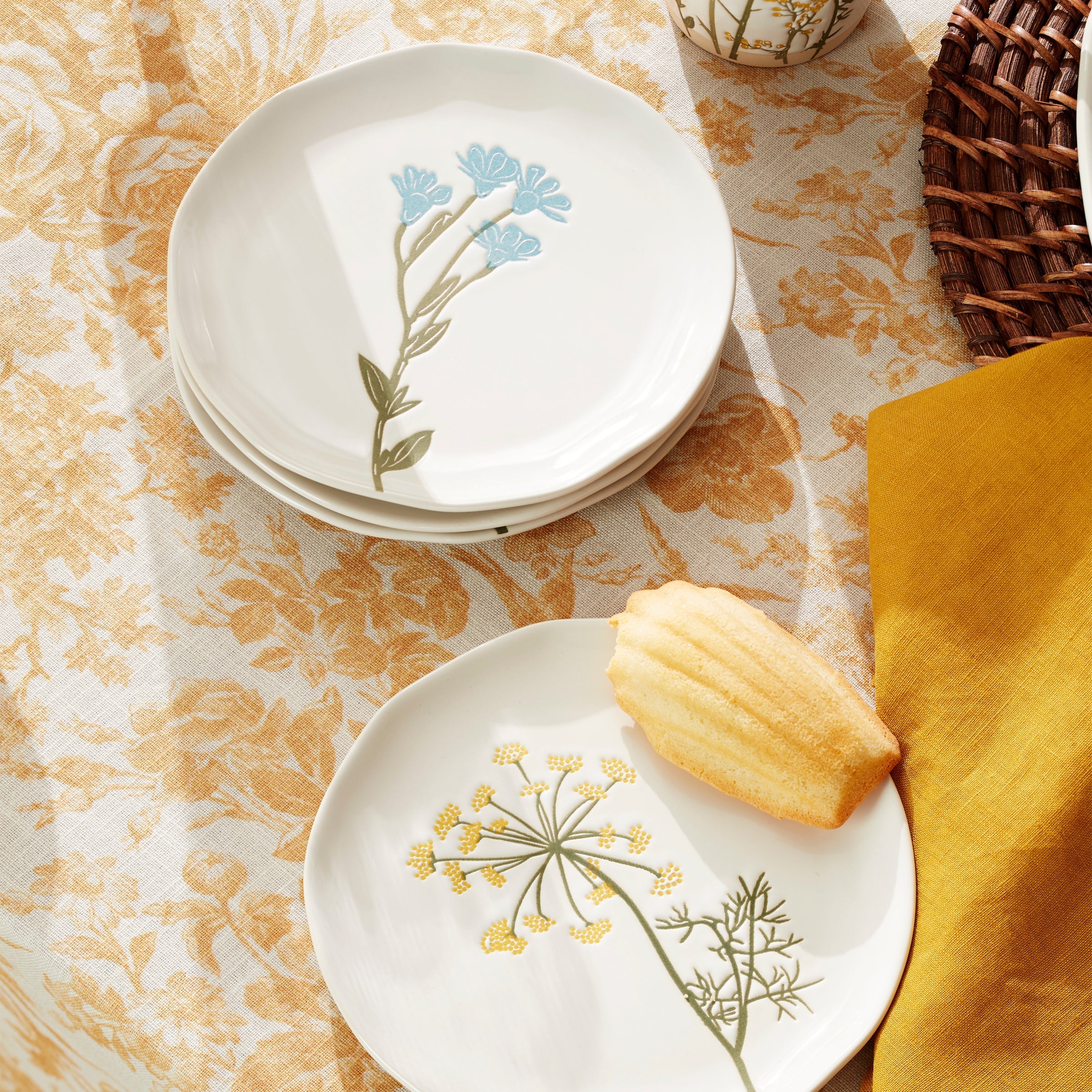 Lenox Premium Wildflowers 12-Piece Dinnerware Set - Image 7