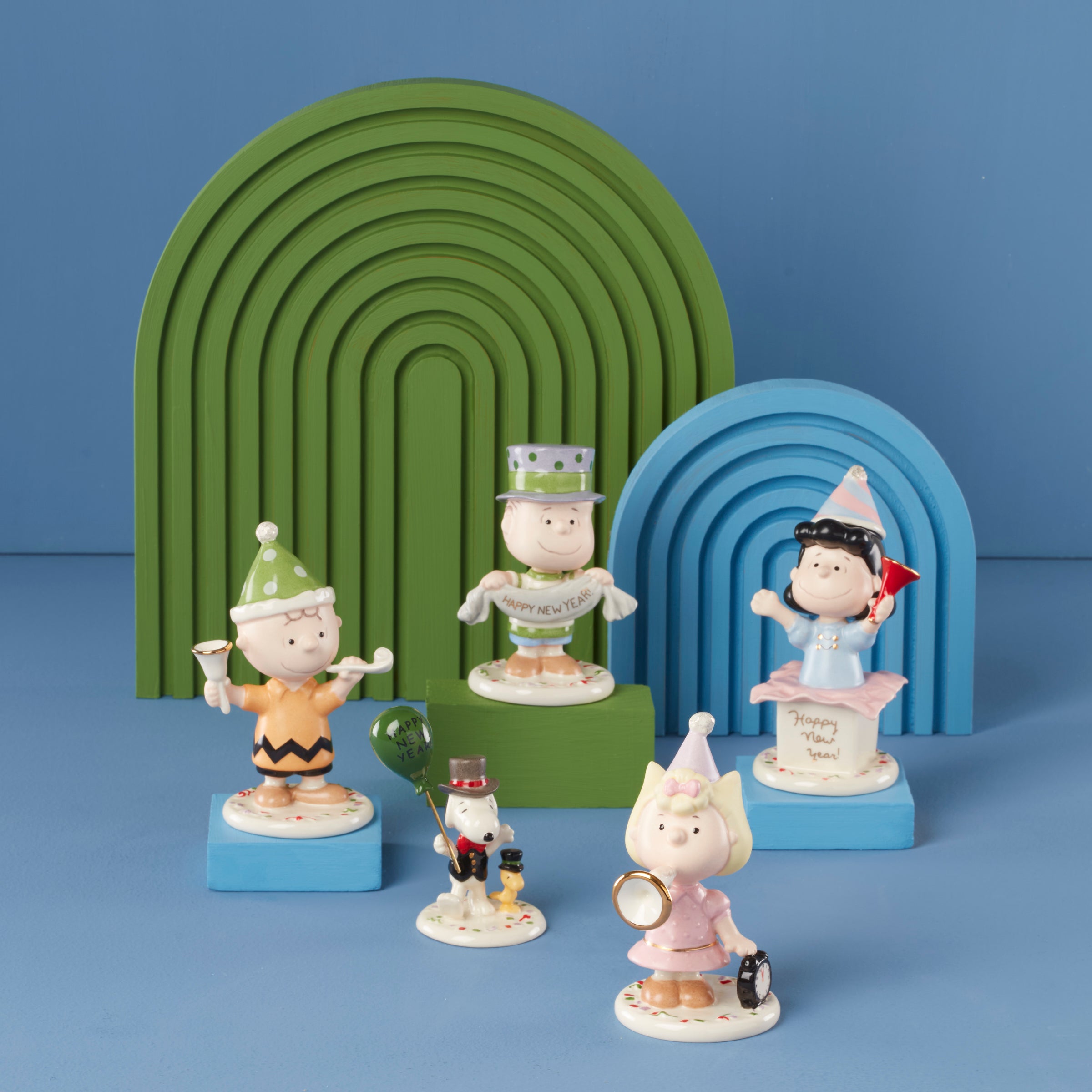 Lenox Premium Happy New Year Charlie Brown 5-Piece Figurine Set - Image 3