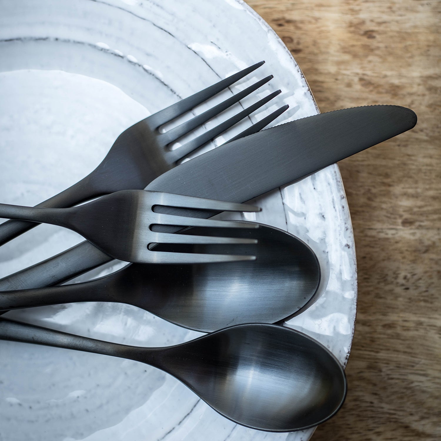 Lenox Premium Averie Black Satin 20-Piece Flatware Set - Image 7