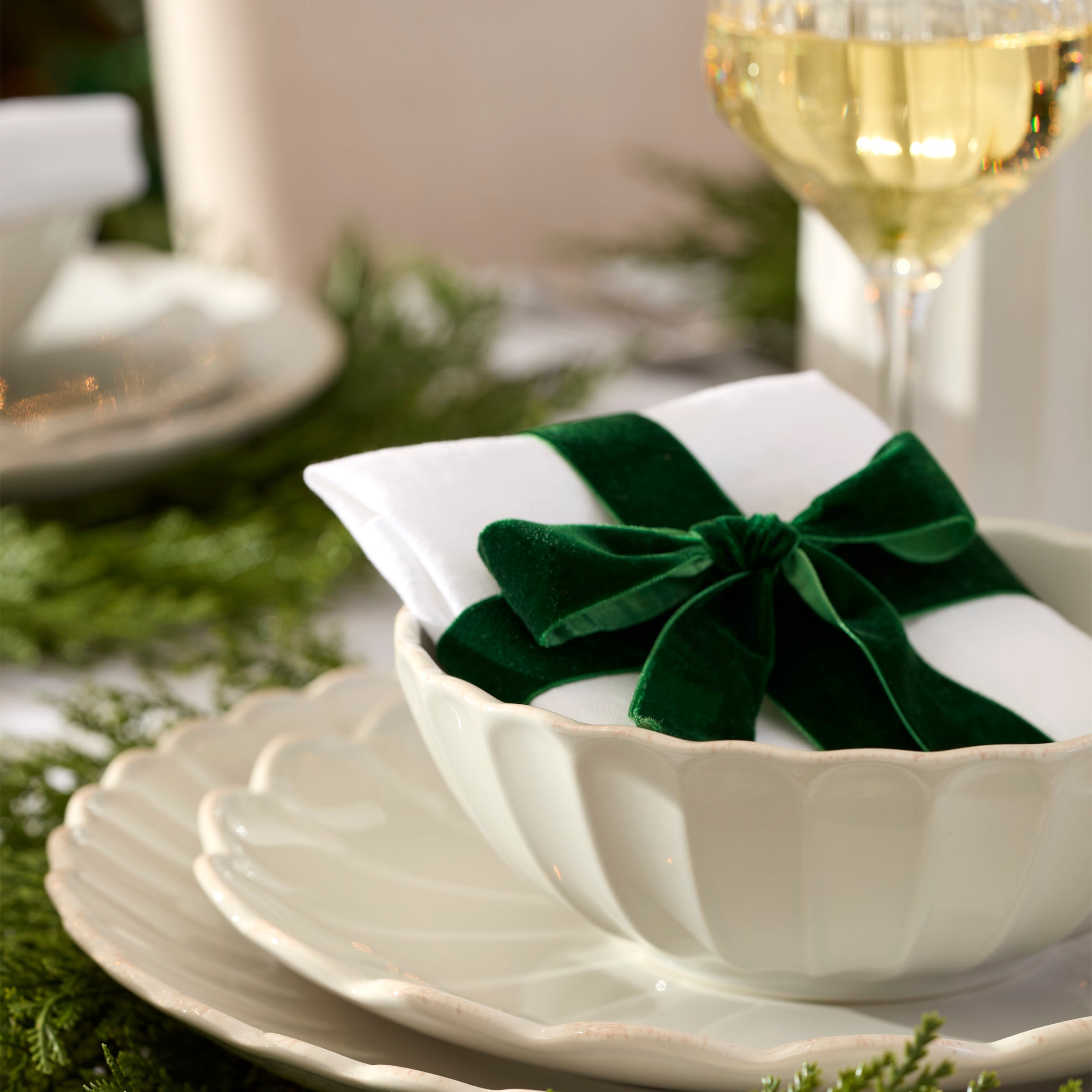 Lenox Premium French Perle Scallop White 4-Piece Place Setting - Image 5