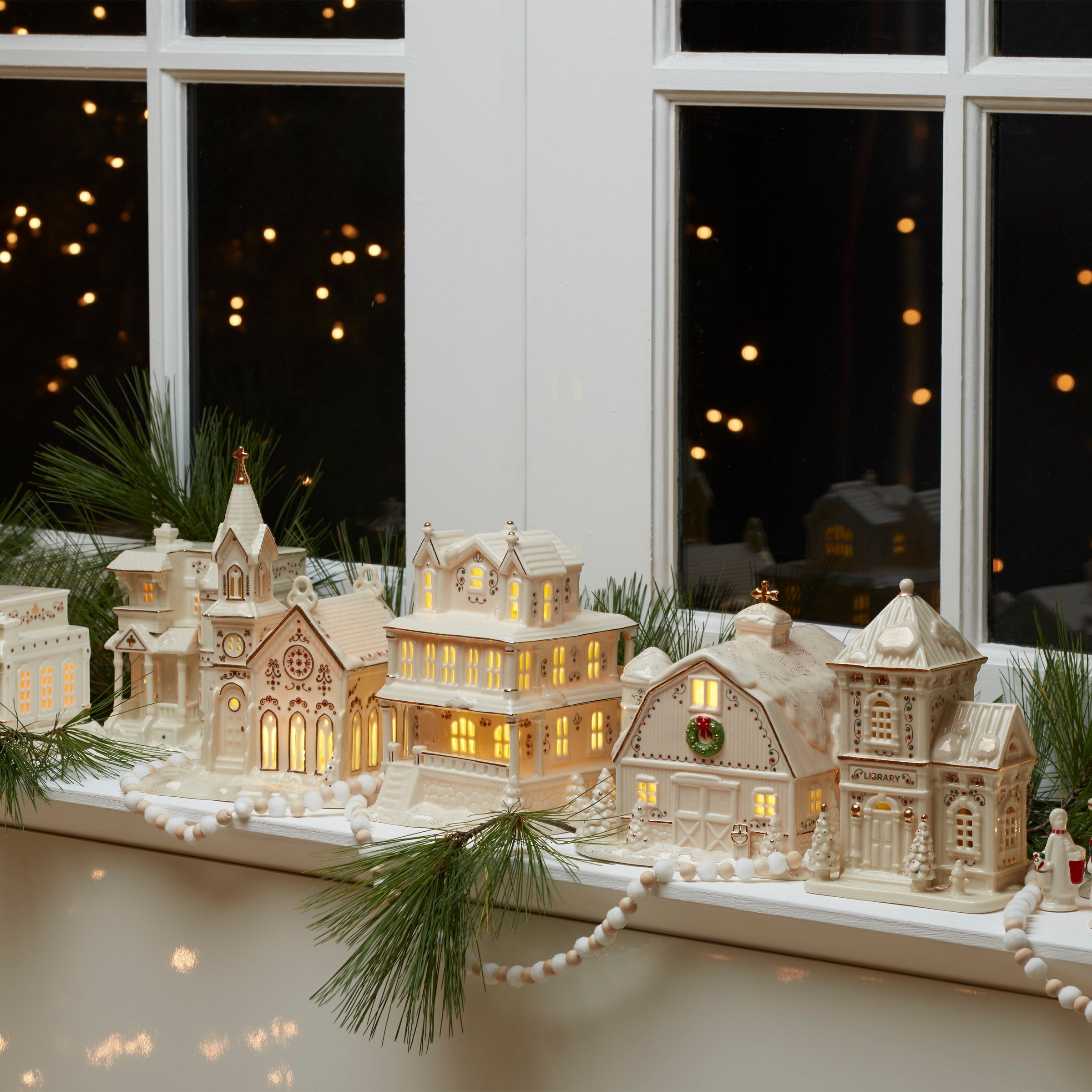 Lenox Premium Mistletoe Park Lit Barn Figurine - Image 6