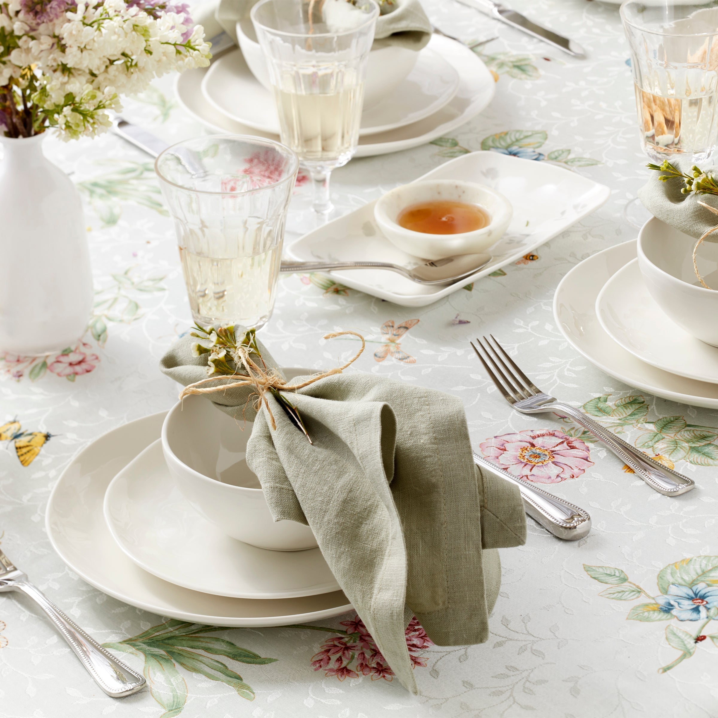 Lenox Premium Bay Colors White 12-Piece Dinnerware Set - Image 5