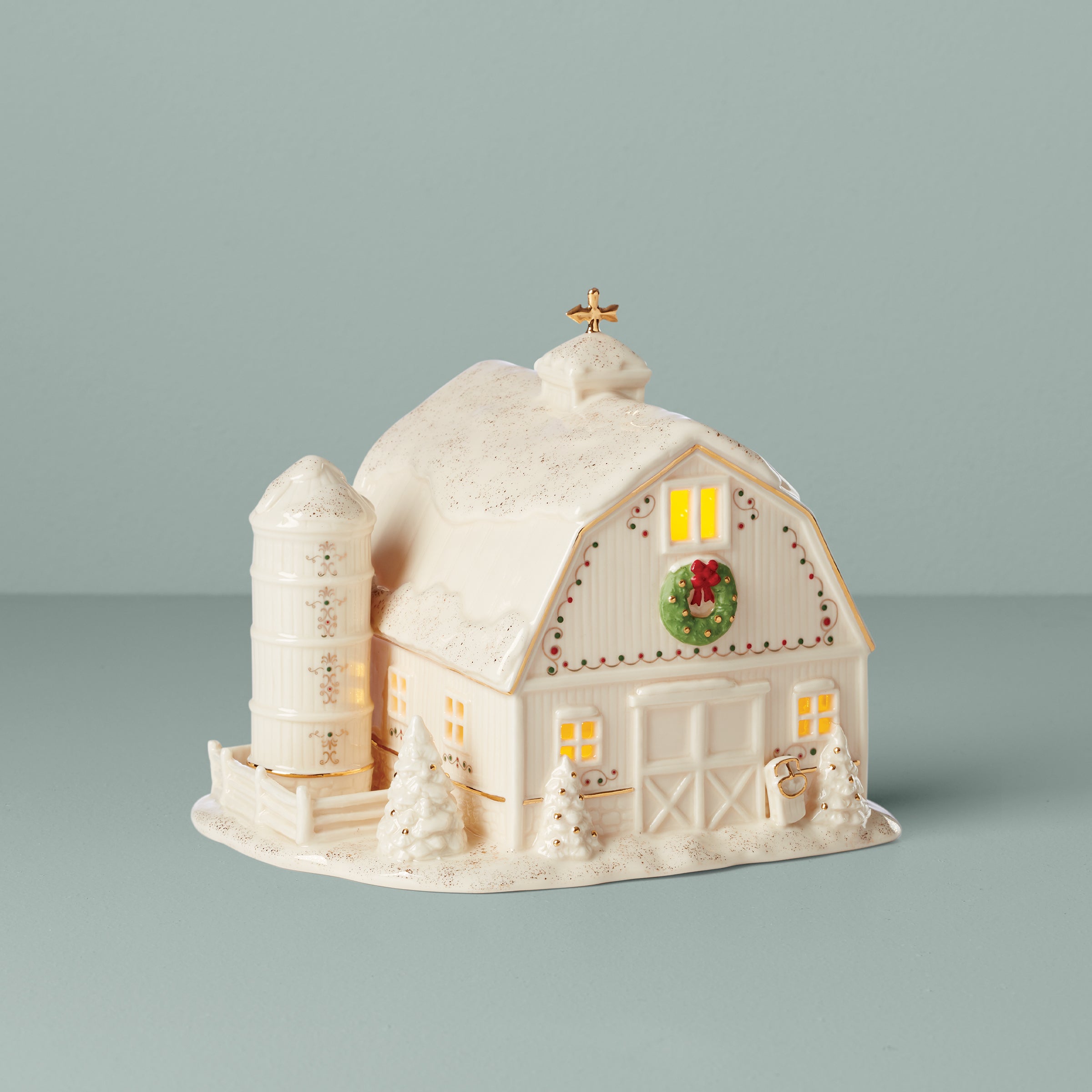 Lenox Premium Mistletoe Park Lit Barn Figurine