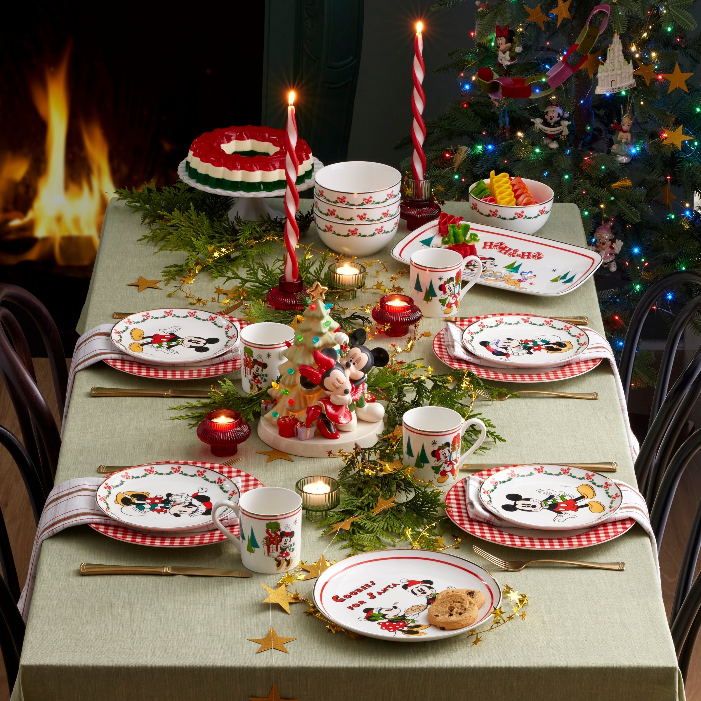 Lenox Premium Disney Holiday Cookies for Santa Plate - Image 3