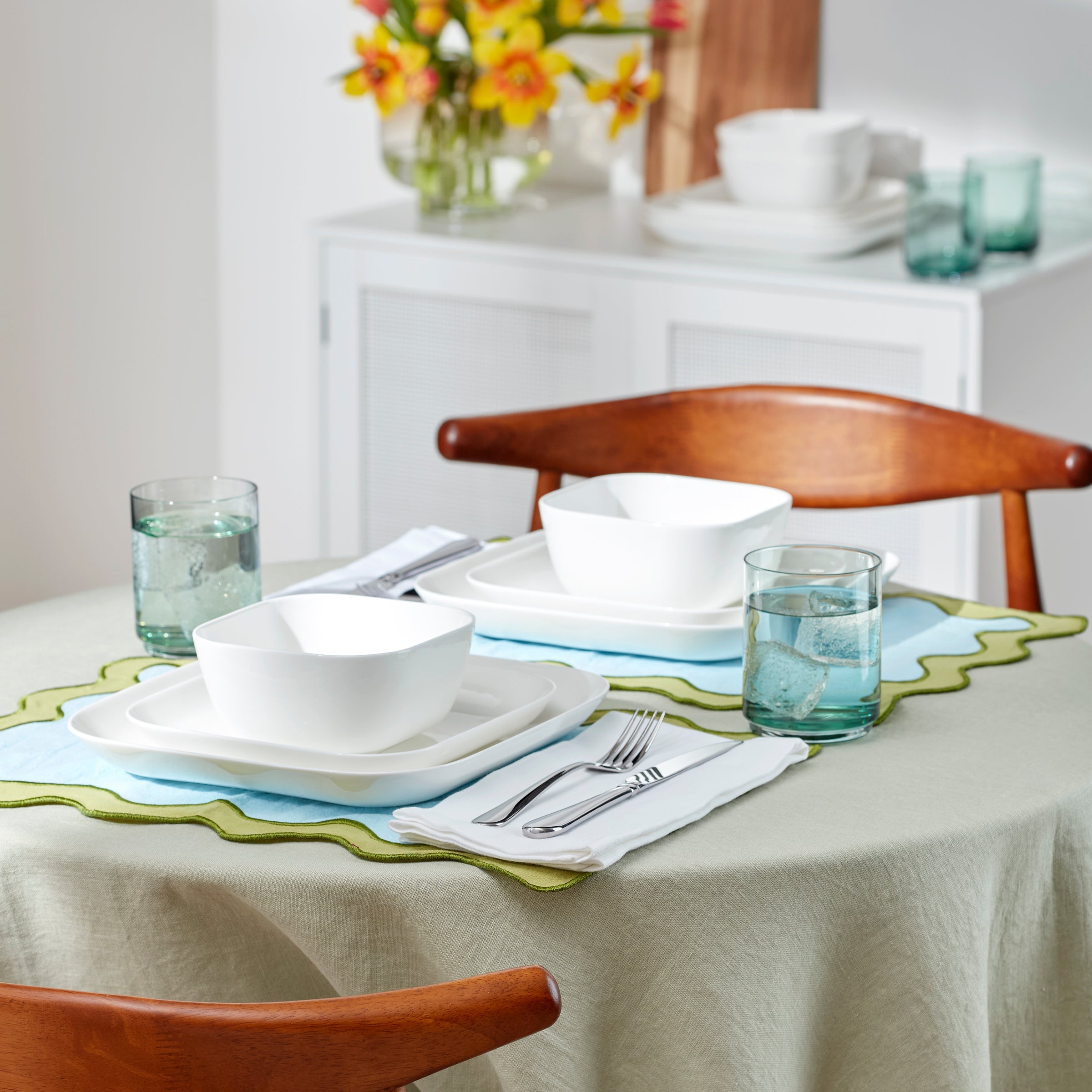 Lenox Premium Studio 1414 Square 16-Piece Dinnerware Set - Image 2