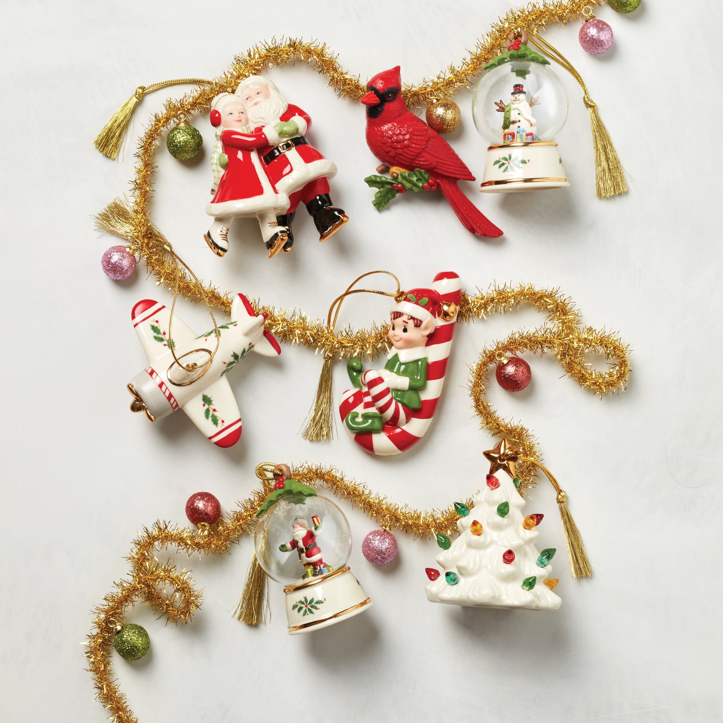 Lenox Premium Treasured Traditions Lit Tree Ornament - Image 3
